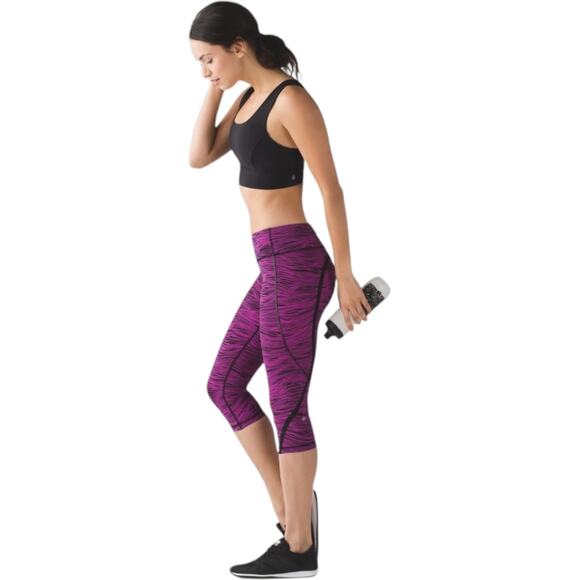 LULULEMON On Track Crop Life Lines Polar Pink & Black Reflective 21” Size 4 NWOT - Picture 3 of 10